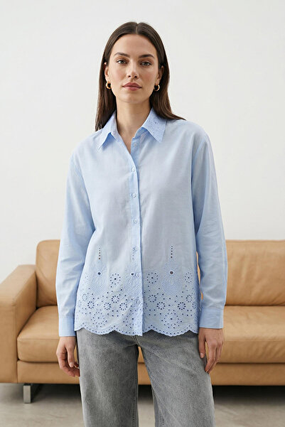 Trendyol Collection Hellblaues, detailliertes Embroidery-Shirt – normale Pass...