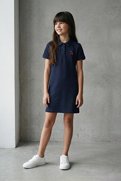 TRENDYOLKIDS فستان بناتي محبوك قصير باللون الأزرق الداكن 100% قطن مطرز بالفوا...