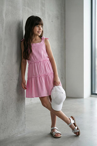 TRENDYOLKIDS Rosafarbenes, gerades Midi-Webkleid TKDSS25EL00058
