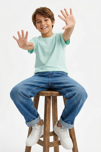 TRENDYOLKIDS Babyblaues Basic-Strick-T-Shirt für Jungen TKDSS25TS00008