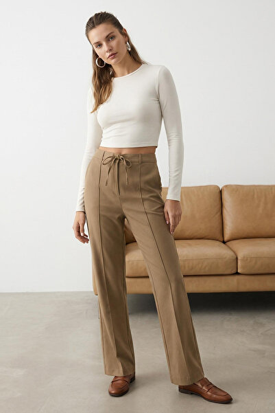 Trendyol Collection Wardrobe Essentials Nerz-Schnürhose für den Winter mit be...