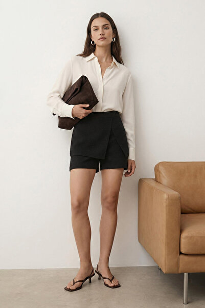 Trendyol Collection شورت تويد منسوج باللون الأسود وبرمودا TWOAW26SR00002