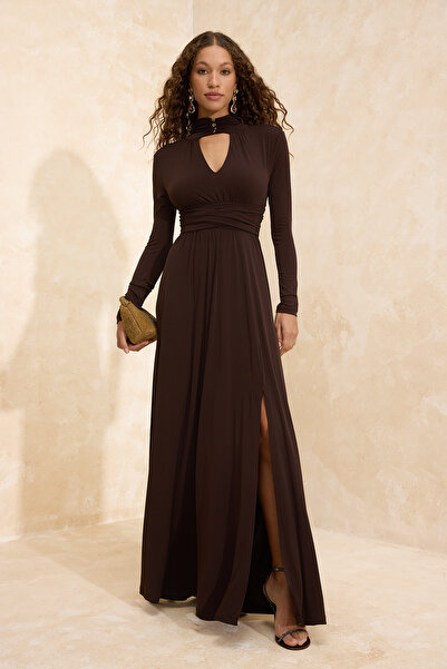 Trendyol Collection Braunes, detailliertes Strick-Maxikleid für Abendveransta...