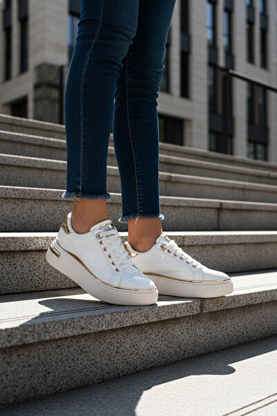 SOHO Beyaz Rugan Kadın Sneaker 20810
