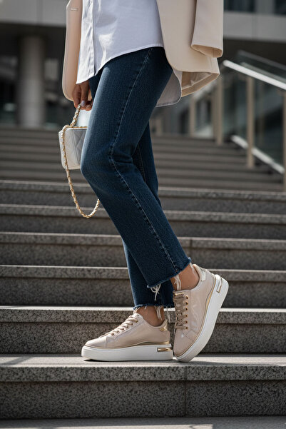 SOHO Beige Lackleder Damen Sneaker 20810