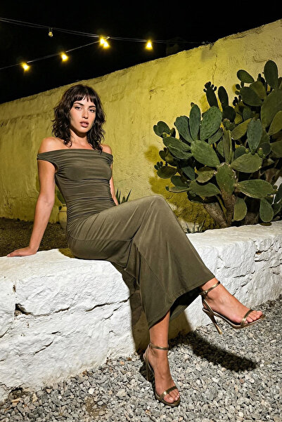 Trendyol Collection Dopasowana sukienka wieczorowa Carmen na studniówkę z koł...