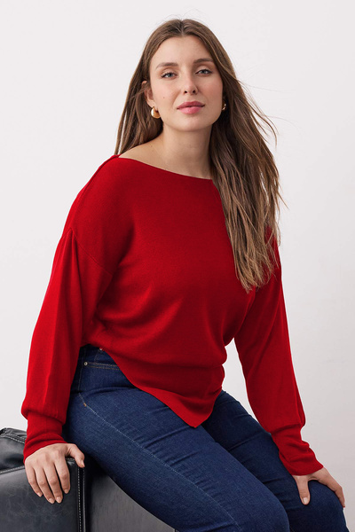 Trendyol Curve Roter, mercerierter, dünner Strickpullover mit U-Boot-Ausschnitt und Schlitzdetail TBBAW26AN00048