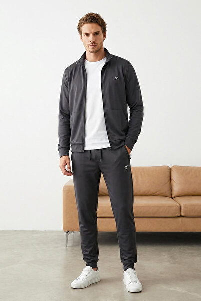 Trendyol Collection Sport-Trainingsanzug-Set in Dunkelgrau und Schwarz – reguläre Passform TMNAW25EM00015