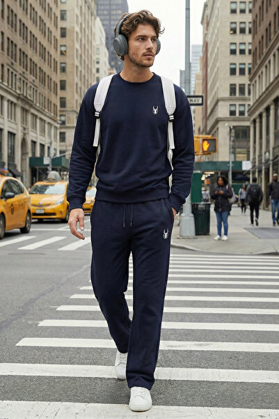 Trendyol Collection Marineblaues Oversize/Weit geschnittenes Strick-Trainingsanzug-Set mit Hirsch-Stickerei TEDAW25EM00006