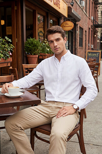 Trendyol Collection Bílá vyšívaná košile Regular Fit Oxford Easy-Iron Smart S...