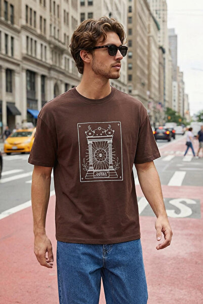 Trendyol Collection Dunkelbraunes Oversize/Wide Cut besticktes T-Shirt aus 10...