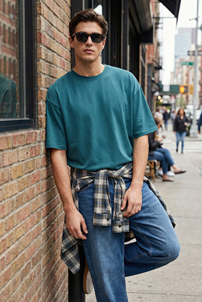 Trendyol Collection Smaragdgrünes Oversize-T-Shirt aus hochwertigem Stoff – 1...