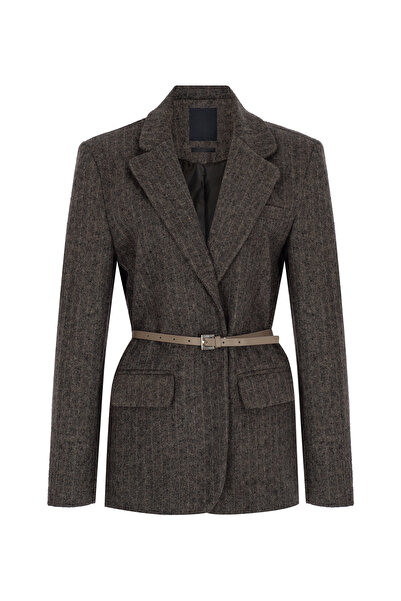 Trendyol Collection Nerzfarbene gestreifte gewebte Blazerjacke mit Gürtel TWO...