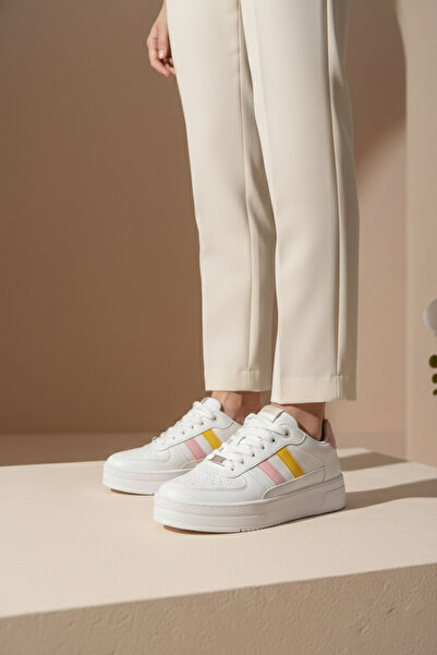 SOHO حذاء رياضي نسائي باللون الأبيض والأصفر 20677