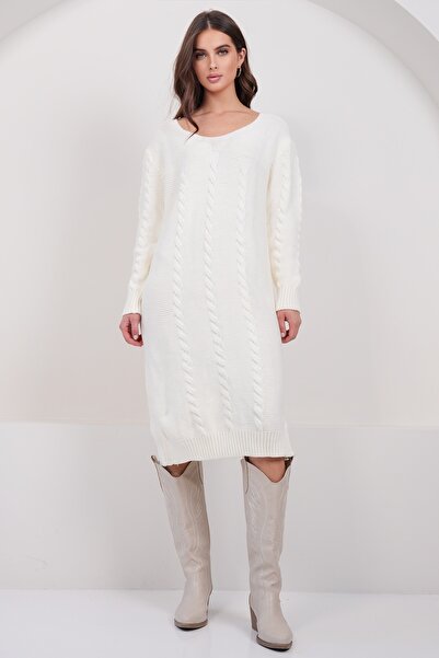 Trend Alaçatı Stili Damen-Strickkleid in Ecru mit V-Ausschnitt und Midi-Länge...