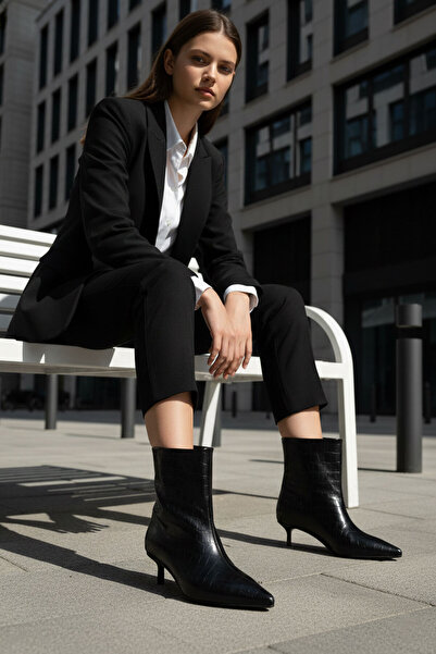 SOHO Черни дамски ботуши и боти Black Krako 21219