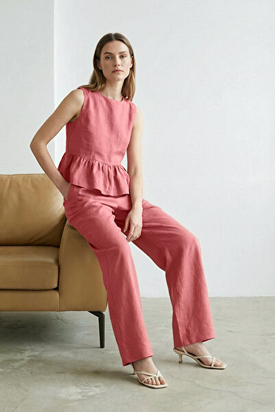 ترينديول كوليكشن بلوزة وسروال منسوج من الكتان الوردي برقبة دائرية TWOSS25AU00081