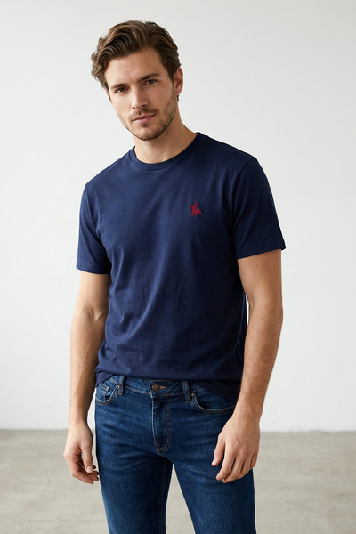Trendyol Collection Marineblaues T-Shirt aus 100 % Baumwolle mit regulärer/normalem Schnitt und Pferde-Stickerei-TMNSS24TS00056