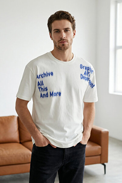 Trendyol Collection Bedrucktes Baumwoll-T-Shirt in Übergröße in Ecru – TMNSS2...