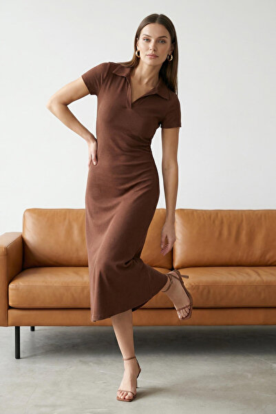 Trendyol Collection Flexibles Baumwoll-Midi-Skater-Kleid mit Rollkragen – Bra...