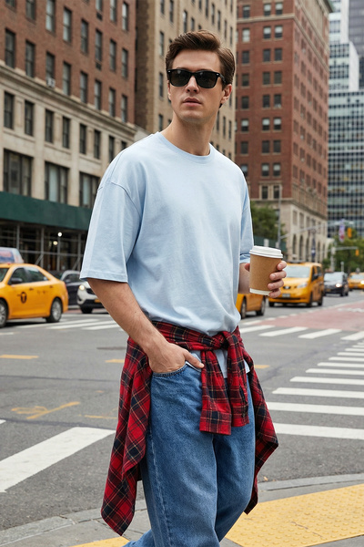 Trendyol Collection Hellblaues Basic-T-Shirt mit kurzen Ärmeln aus 100 % Baum...