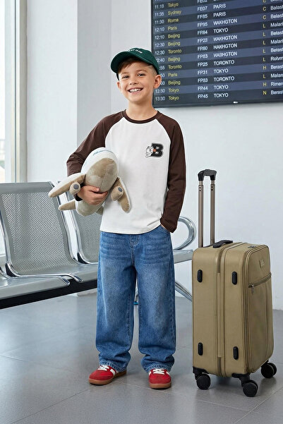 TRENDYOLKIDS Ecru Boys Seasonal-Thin Color Block Crew Neck Knitted Sweatshirt...