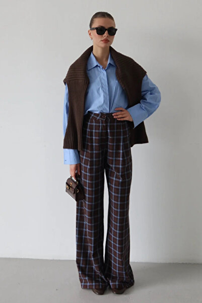 Trendyol Collection Braune karierte Hose mit weitem Bein TWOAW26PL00173