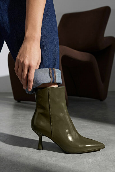 TRENDYOL SHOES Dunkelkhaki spitze Zehenpartie Damen 5 cm dünne Absätze Halbst...