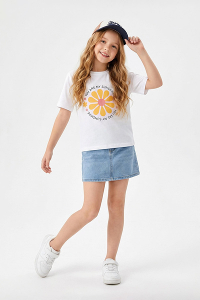 TRENDYOLKIDS Πλεκτό μπλουζάκι εκρού με λουλουδάτο μοτίβο - TKDSS25TS00039