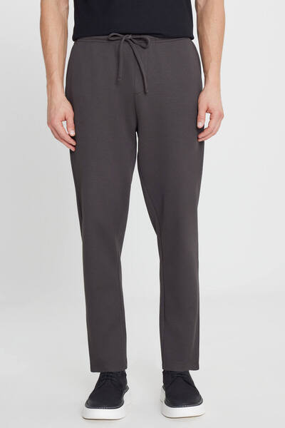 AC&Co / Altınyıldız Classics Pantaloni jogger pentru bărbați, din bumbac maro...