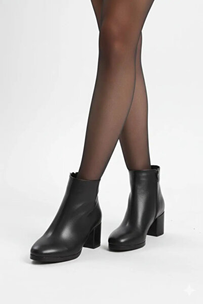 Şenpa حذاء بوتي نسائي بكعب مسطح ومدبب باللون الأسود