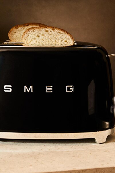 SMEG 50's Style Retro Siyah Ekmek Kızartma Makinesi TSF01BLEU