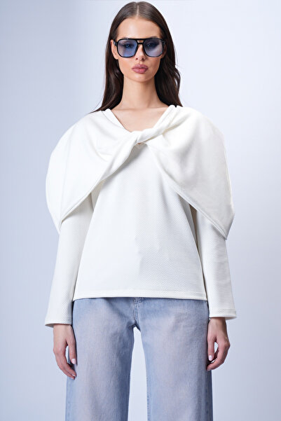 Trend Alaçatı Stili Дамска блуза с V-образно деколте, усукана отпред, с фикси...