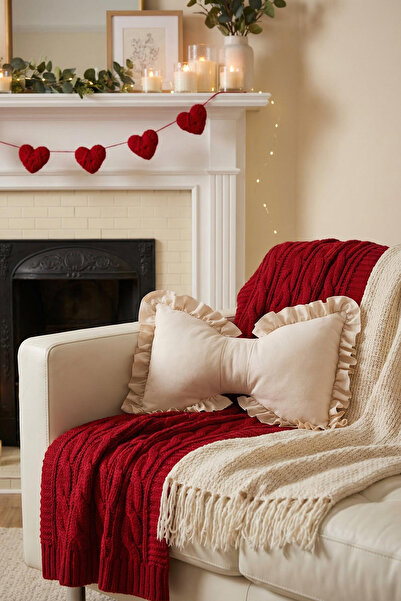 TRENDYOLMİLLA HOME Gefülltes Dekokissen mit Schleifenmotiv und Rüschen TPHSS2...