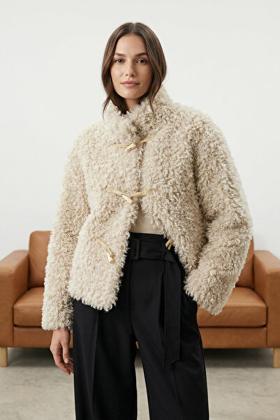 Trendyol Collection Ecru Regular Fit Shepherd Closure Fur Coat TWOAW26MO00019