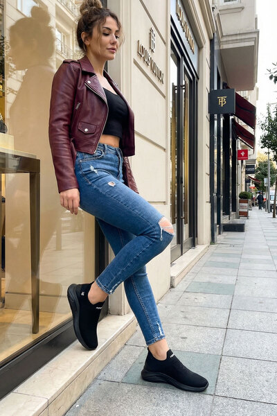 SOHO Чорні жіночі кросівки 21253