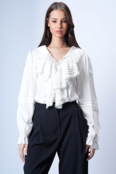 Trend Alaçatı Stili Γυναικεία λευκή υφαντή μπλούζα με γιακά κούκλας, λεπτομέρ...