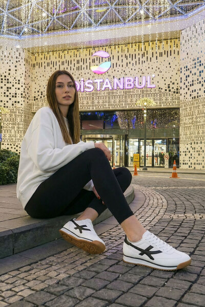 SOHO Λευκό-Μαύρο Γυναικείο Sneaker 20761