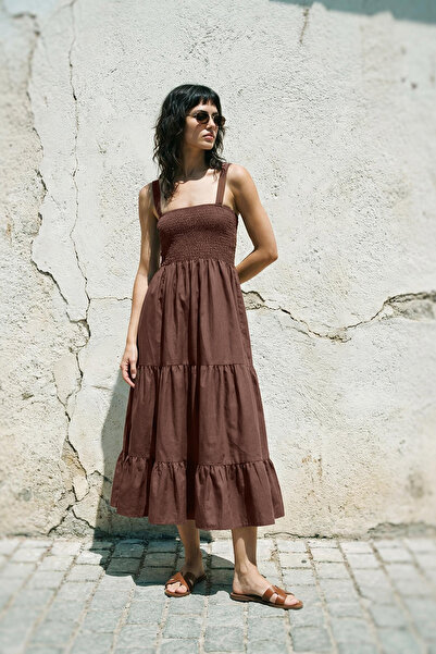 Trendyol Collection Braunes, gerades, gewebtes Maxikleid mit Gips in A-Linie ...