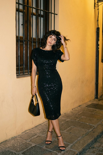 Trendyol Collection Μαύρο εφαρμοστό στο σώμα γκλίτερ πλεκτό με παγιέτες κομψό...