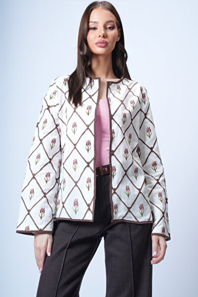 Trend Alaçatı Stili Дамско яке в цвят екрю с флорален мотив и наклонена тъкан...