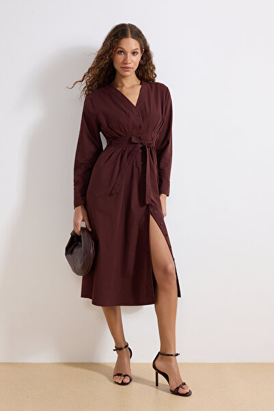 Trendyol Collection Καφέ ίσιο φόρεμα με κουμπιά με ζώνη, υφαντό φόρεμα TWOSS2...