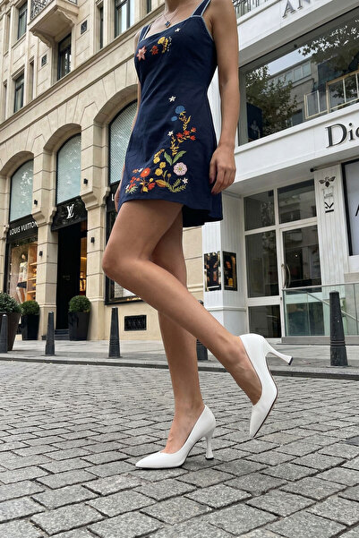 SOHO Białe damskie klasyczne buty na obcasie 16002