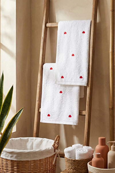 TRENDYOLMİLLA HOME 2er-Pack Gesichtshandtücher mit Herzmuster TPHSS26HVL00005