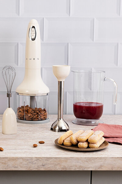 SMEG مجموعة الخلاط الرجعية طراز الخمسينيات من تريتان ™   تجديد Hbf03creu