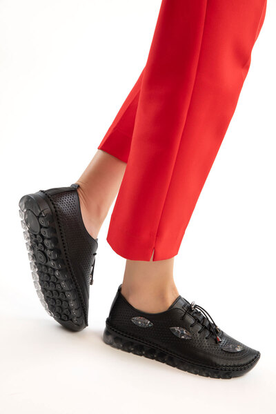 SOHO Pantofi negri din piele naturală pentru femei 21365