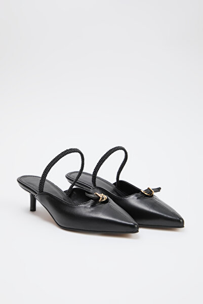 TRENDYOL SHOES Schwarze, detaillierte Damenschuhe mit Schnalle und 4,5 cm hoh...