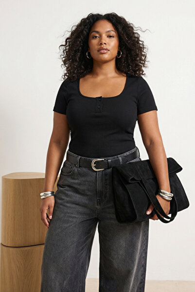 Trendyol Curve Crna pletena bluza sa rolkom, pripijena uz telo, veliki brojev...