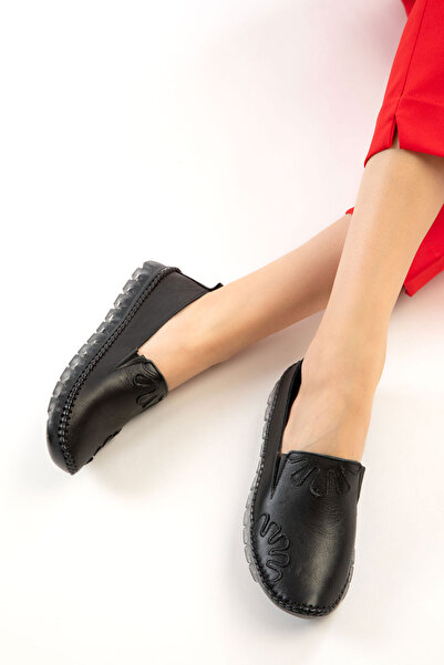 SOHO Pantofi negri din piele naturală pentru femei 21366