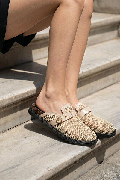 SOHO Бежови дамски пантофи 21315